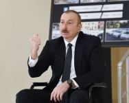 Prezident İlham Əliyev Ramanada şəhid ailələri və müharibə əlillərinə mənzillərin təqdim olunması mərasimində iştirak edib (FOTO) (YENİLƏNİB)