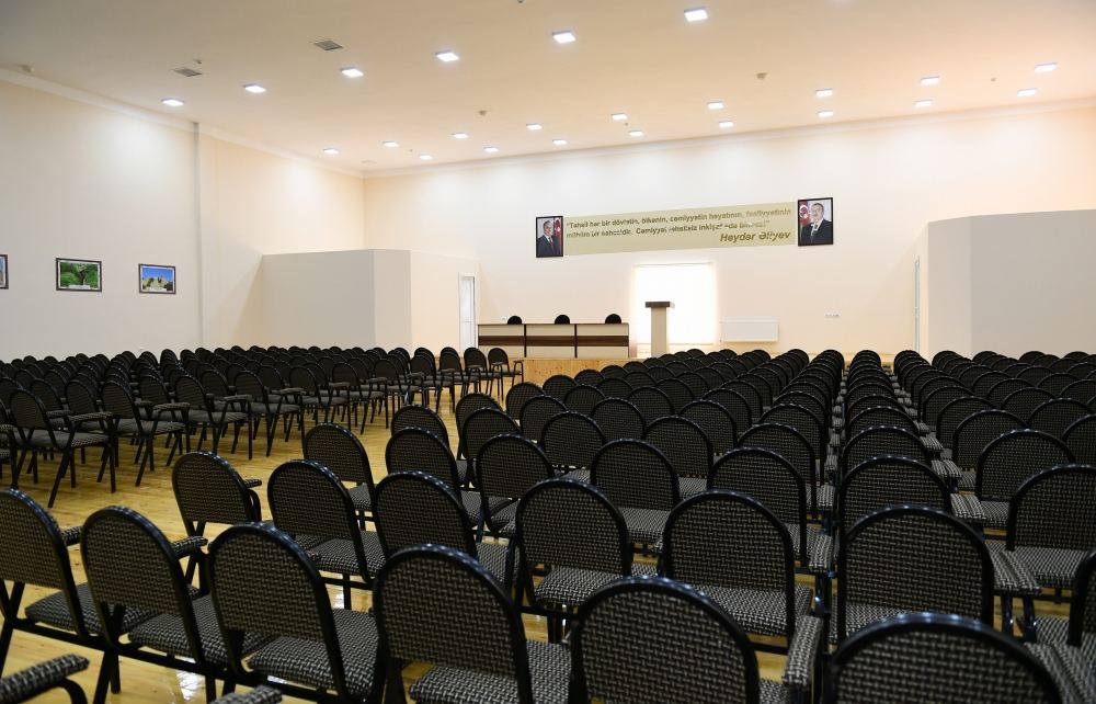 Prezident İlham Əliyev Ramanada şəhid ailələri və müharibə əlillərinə mənzillərin təqdim olunması mərasimində iştirak edib (FOTO) (YENİLƏNİB)