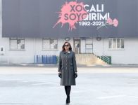 Prezident İlham Əliyev və birinci xanım Mehriban Əliyeva Xocalı soyqırımı abidəsini ziyarət ediblər (FOTO/VİDEO) (YENİLƏNİB)
