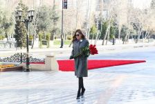 Prezident İlham Əliyev və birinci xanım Mehriban Əliyeva Xocalı soyqırımı abidəsini ziyarət ediblər (FOTO/VİDEO) (YENİLƏNİB)