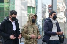 Vətəndaşlar "Ana harayı" abidəsini ziyarət edirlər (FOTOREPORTAJ)