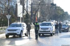 Bütün ölkədə Xocalı qurbanlarının xatirəsi bir dəqiqəlik sükutla yad olunub (FOTO)