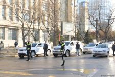 Bütün ölkədə Xocalı qurbanlarının xatirəsi bir dəqiqəlik sükutla yad olunub (FOTO)