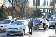 Bütün ölkədə Xocalı qurbanlarının xatirəsi bir dəqiqəlik sükutla yad olunub (FOTO)