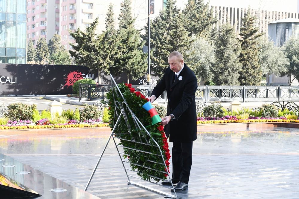 Prezident İlham Əliyev və birinci xanım Mehriban Əliyeva Xocalı soyqırımı abidəsini ziyarət ediblər (FOTO/VİDEO) (YENİLƏNİB)
