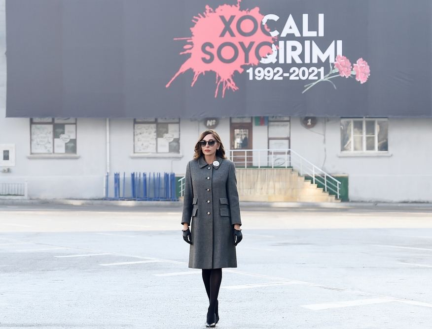 Prezident İlham Əliyev və birinci xanım Mehriban Əliyeva Xocalı soyqırımı abidəsini ziyarət ediblər (FOTO/VİDEO) (YENİLƏNİB)