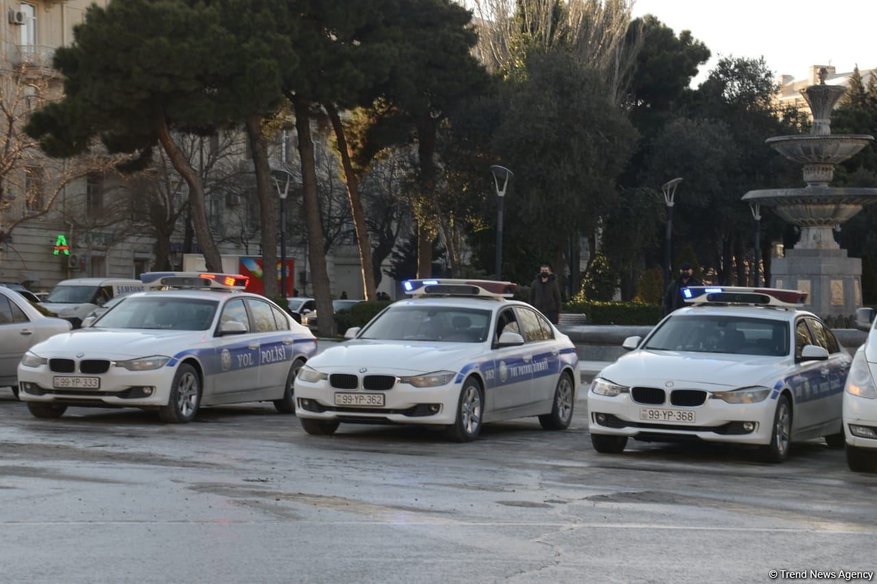 Bütün ölkədə Xocalı qurbanlarının xatirəsi bir dəqiqəlik sükutla yad olunub (FOTO)