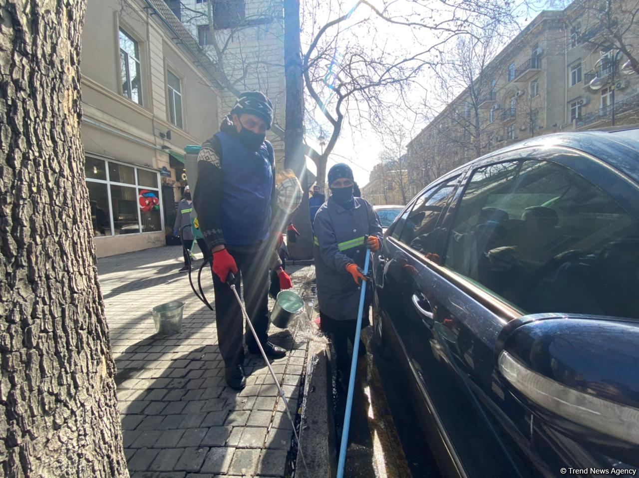 Bakı küçələri qardan sonra təmizlənir (FOTO)