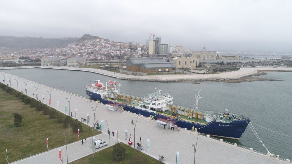 Prezident İlham Əliyev və birinci xanım Mehriban Əliyeva “Suraxanı” tanker-muzeyinin açılışında iştirak ediblər (FOTO/VİDEO) (YENİLƏNİB-2)