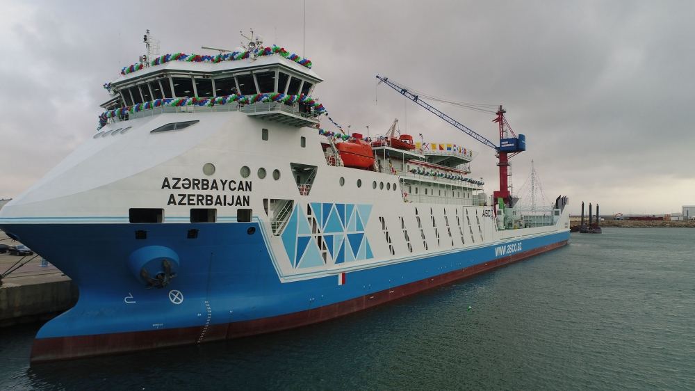 Prezident İlham Əliyev və birinci xanım Mehriban Əliyeva “Ro-Pax” tipli “Akademik Zərifə Əliyeva” gəmi-bərəsinin suya salınması və eyni təyinatlı “Azərbaycan” gəmi-bərəsinin istismara verilməsi mərasimlərində iştirak ediblər (FOTO/VİDEO) (YENİLƏNİB-2)