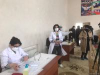 Müəllimlər vaksinasiya olunur (FOTO)