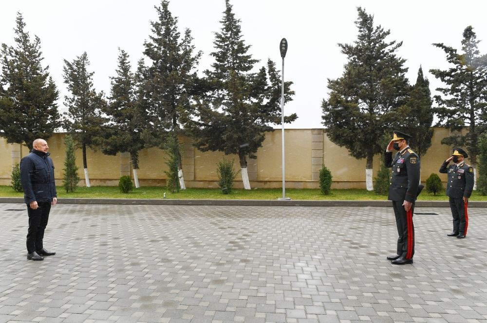 Prezident İlham Əliyev Daxili Qoşunların yeni inşa olunan “N” hərbi hissəsinin açılışında iştirak edib (FOTO/VİDEO) (YENİLƏNİB)