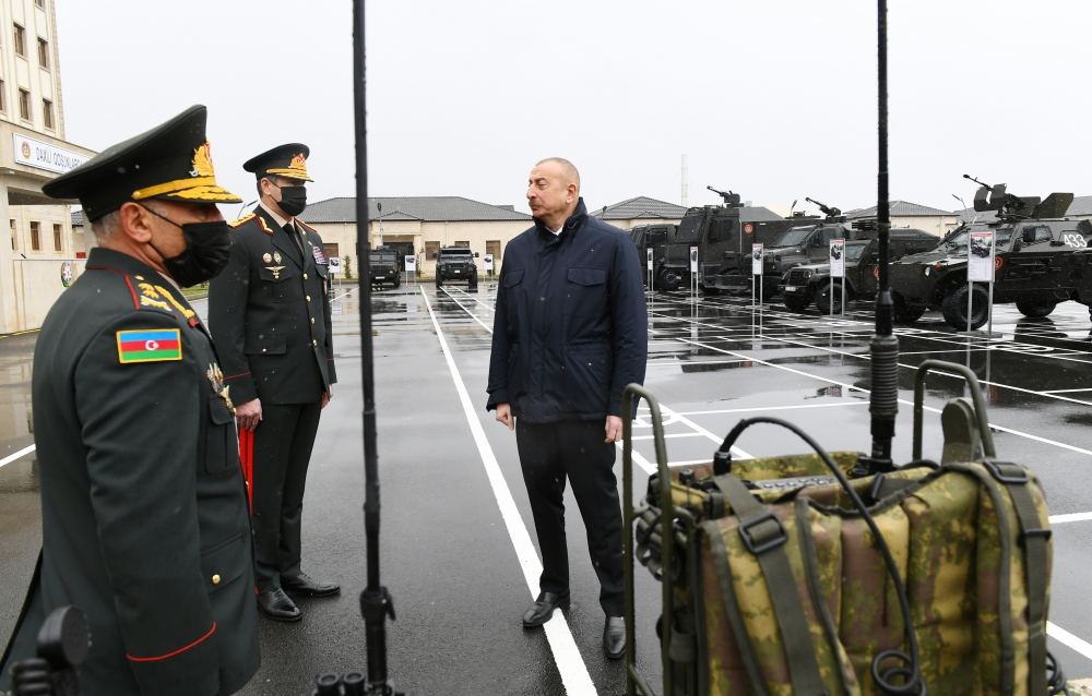 Prezident İlham Əliyev Daxili Qoşunların yeni inşa olunan “N” hərbi hissəsinin açılışında iştirak edib (FOTO/VİDEO) (YENİLƏNİB)