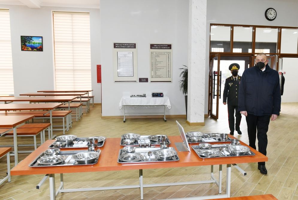 Prezident İlham Əliyev Daxili Qoşunların yeni inşa olunan “N” hərbi hissəsinin açılışında iştirak edib (FOTO/VİDEO) (YENİLƏNİB)