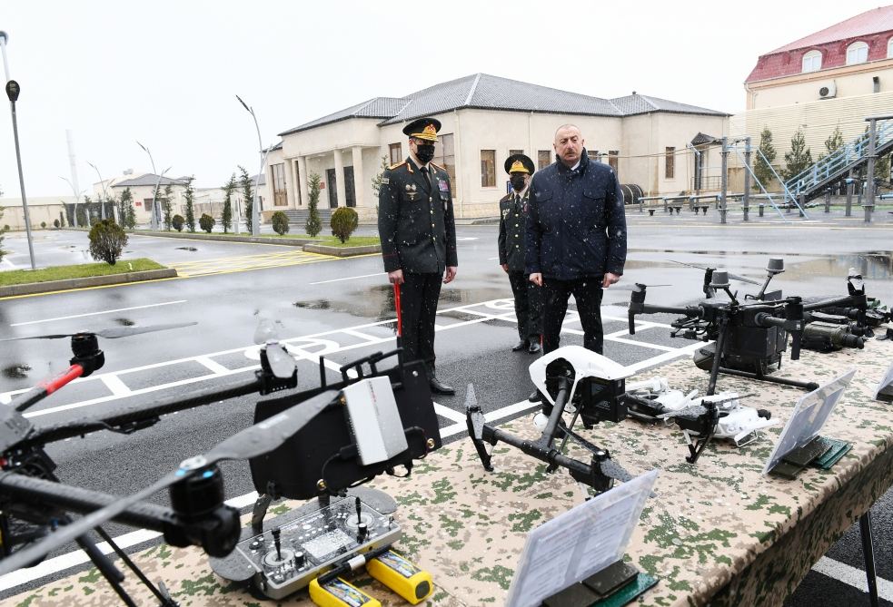 Prezident İlham Əliyev Daxili Qoşunların yeni inşa olunan “N” hərbi hissəsinin açılışında iştirak edib (FOTO/VİDEO) (YENİLƏNİB)