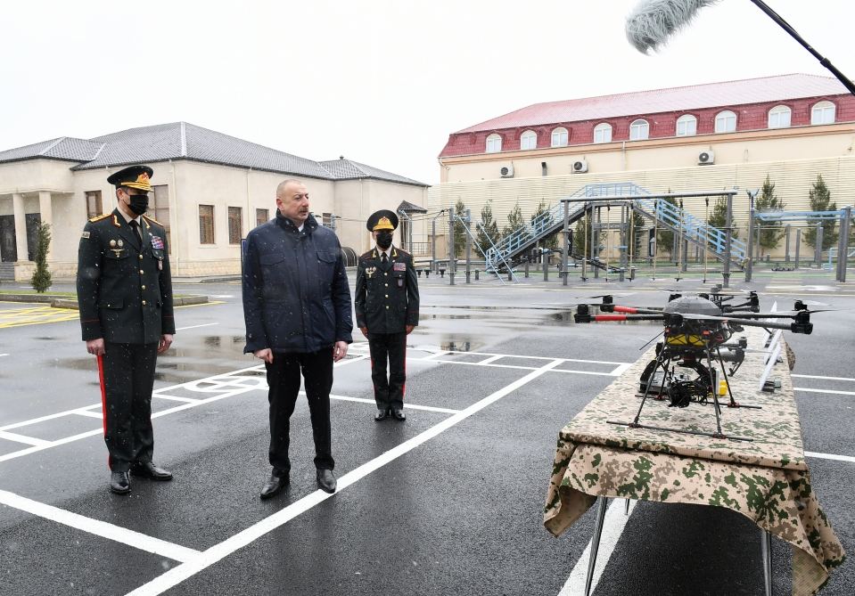 Prezident İlham Əliyev Daxili Qoşunların yeni inşa olunan “N” hərbi hissəsinin açılışında iştirak edib (FOTO/VİDEO) (YENİLƏNİB)