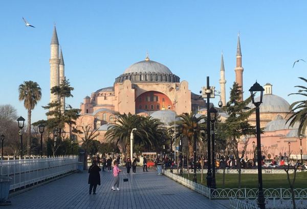 Hansı halda tək şəxsiyyət vəsiqəsi ilə Türkiyəyə səfər edə bilərik?