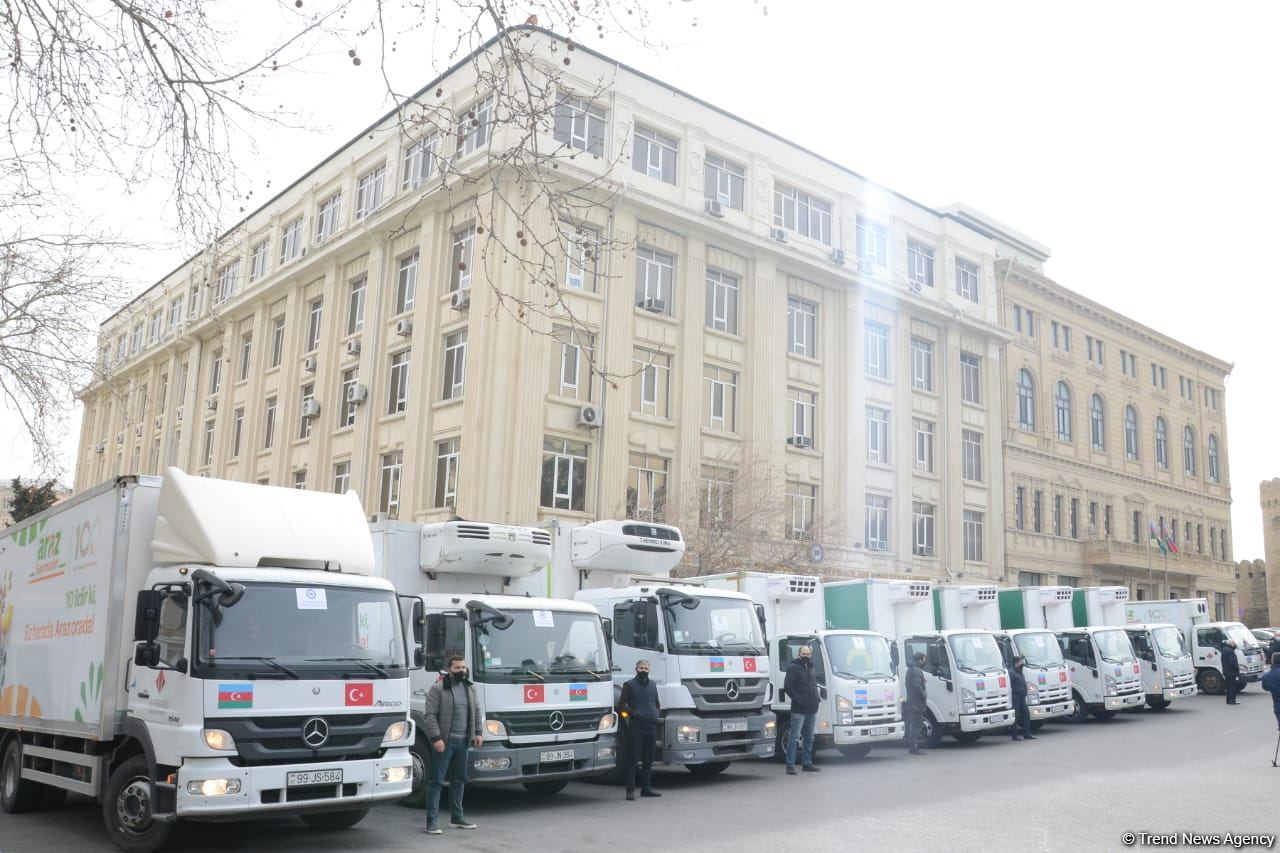 Azərbaycan Həmkarlar İttifaqları Konfederasiyası 3900 ailəyə ərzaq sovqatı göndərib (FOTO)