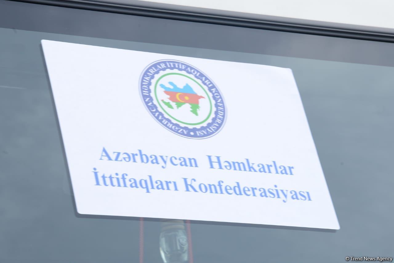 Azərbaycan Həmkarlar İttifaqları Konfederasiyası 3900 ailəyə ərzaq sovqatı göndərib (FOTO)