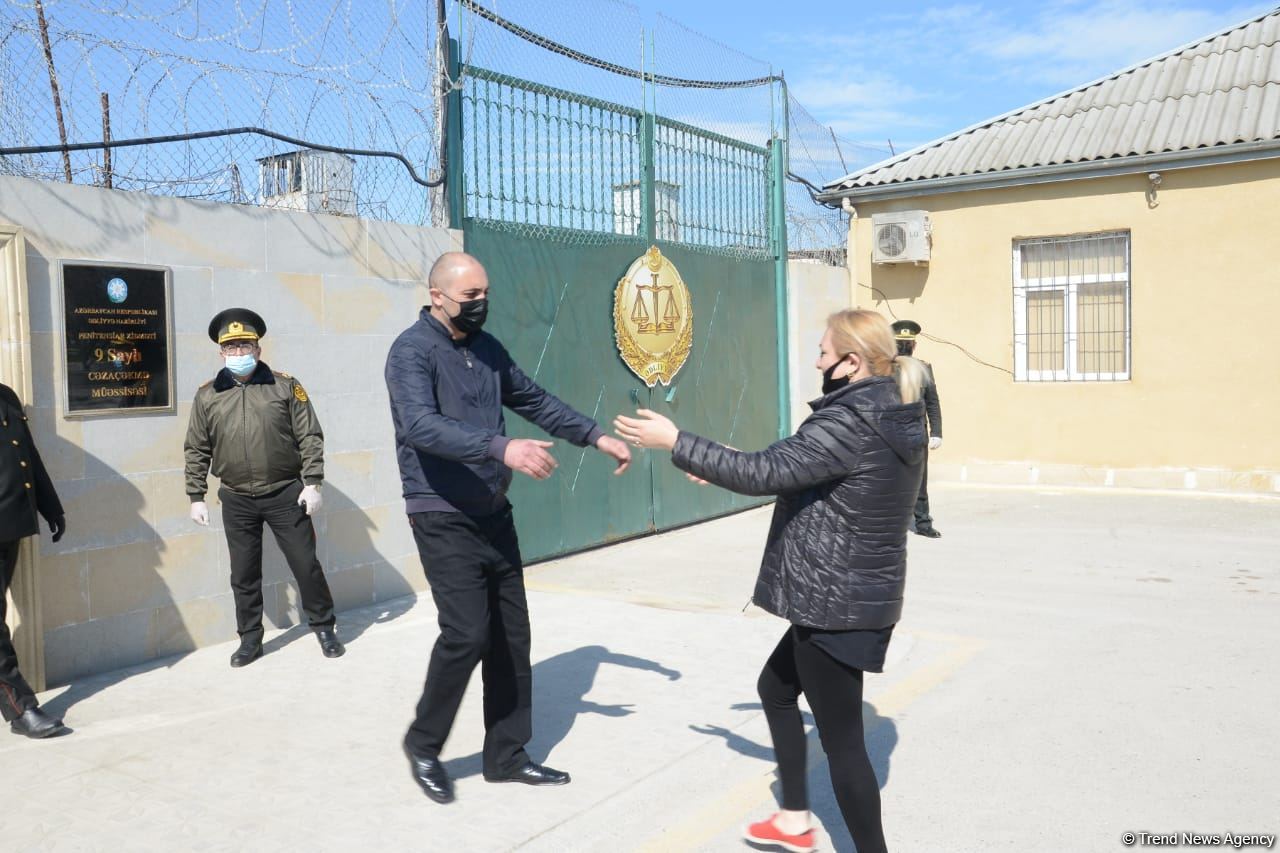 Əfv olunan 625 məhkumdan 475-i bu gün azadlığa buraxıldı - FOTOREPORTAJ