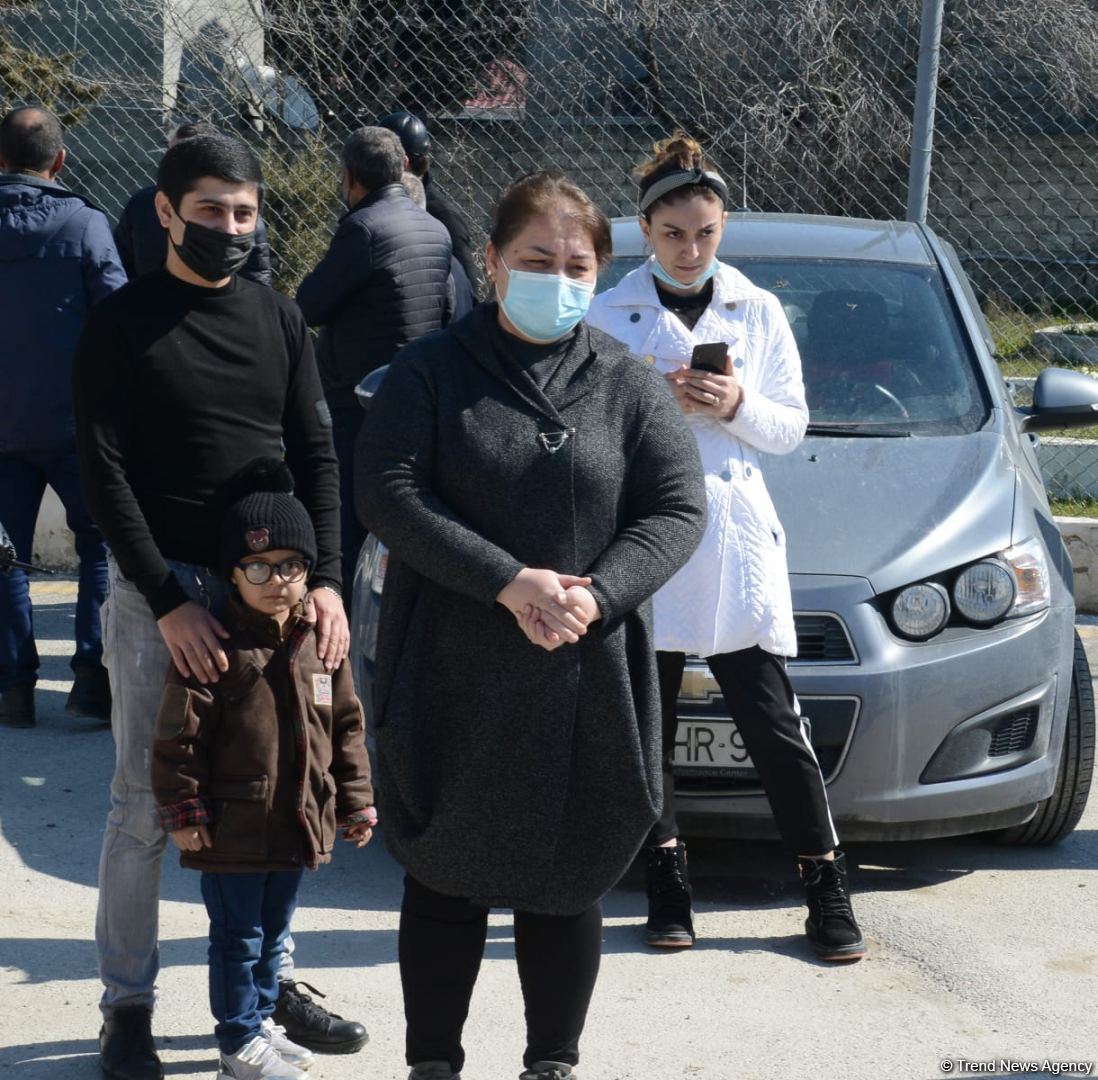 Əfv olunan 625 məhkumdan 475-i bu gün azadlığa buraxıldı - FOTOREPORTAJ