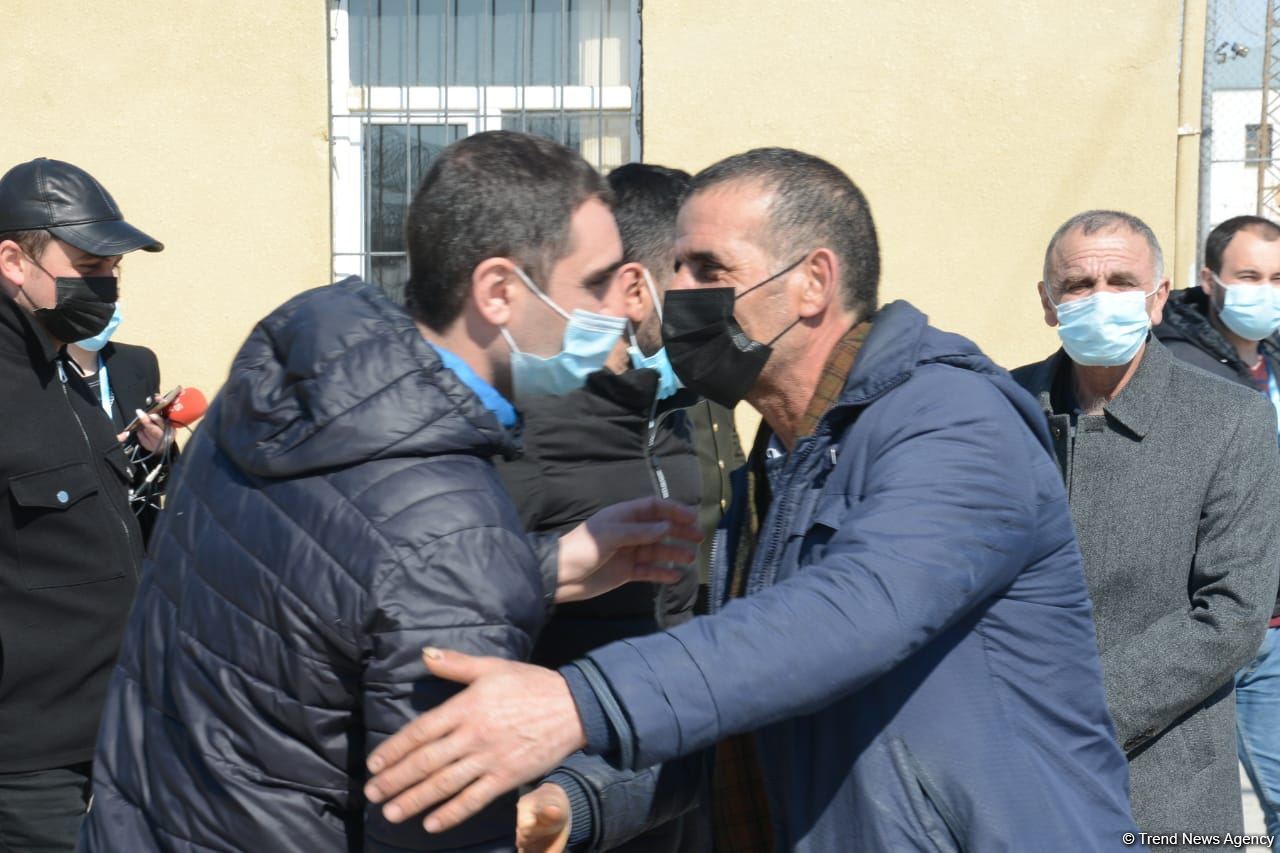 Əfv olunan 625 məhkumdan 475-i bu gün azadlığa buraxıldı - FOTOREPORTAJ