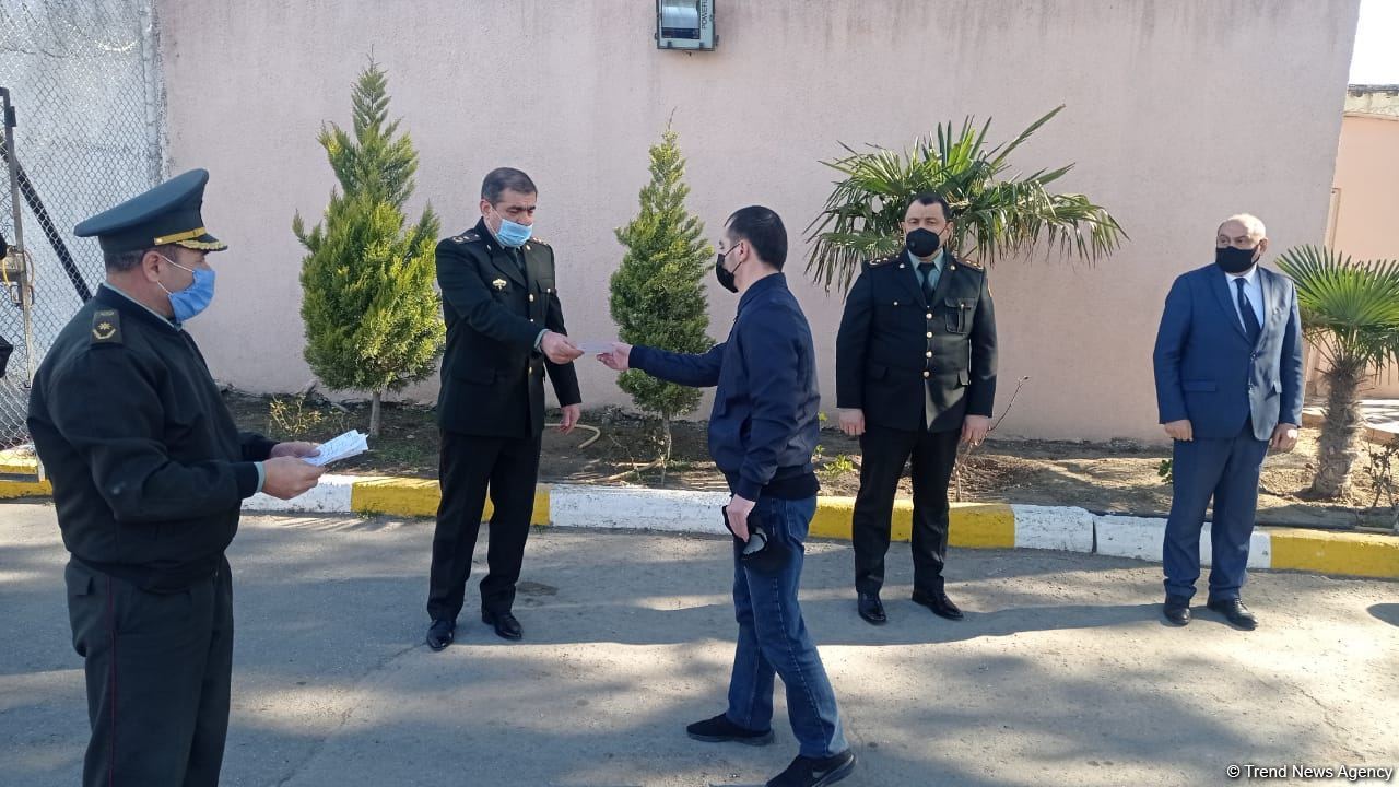 Əfv olunan 625 məhkumdan 475-i bu gün azadlığa buraxıldı - FOTOREPORTAJ