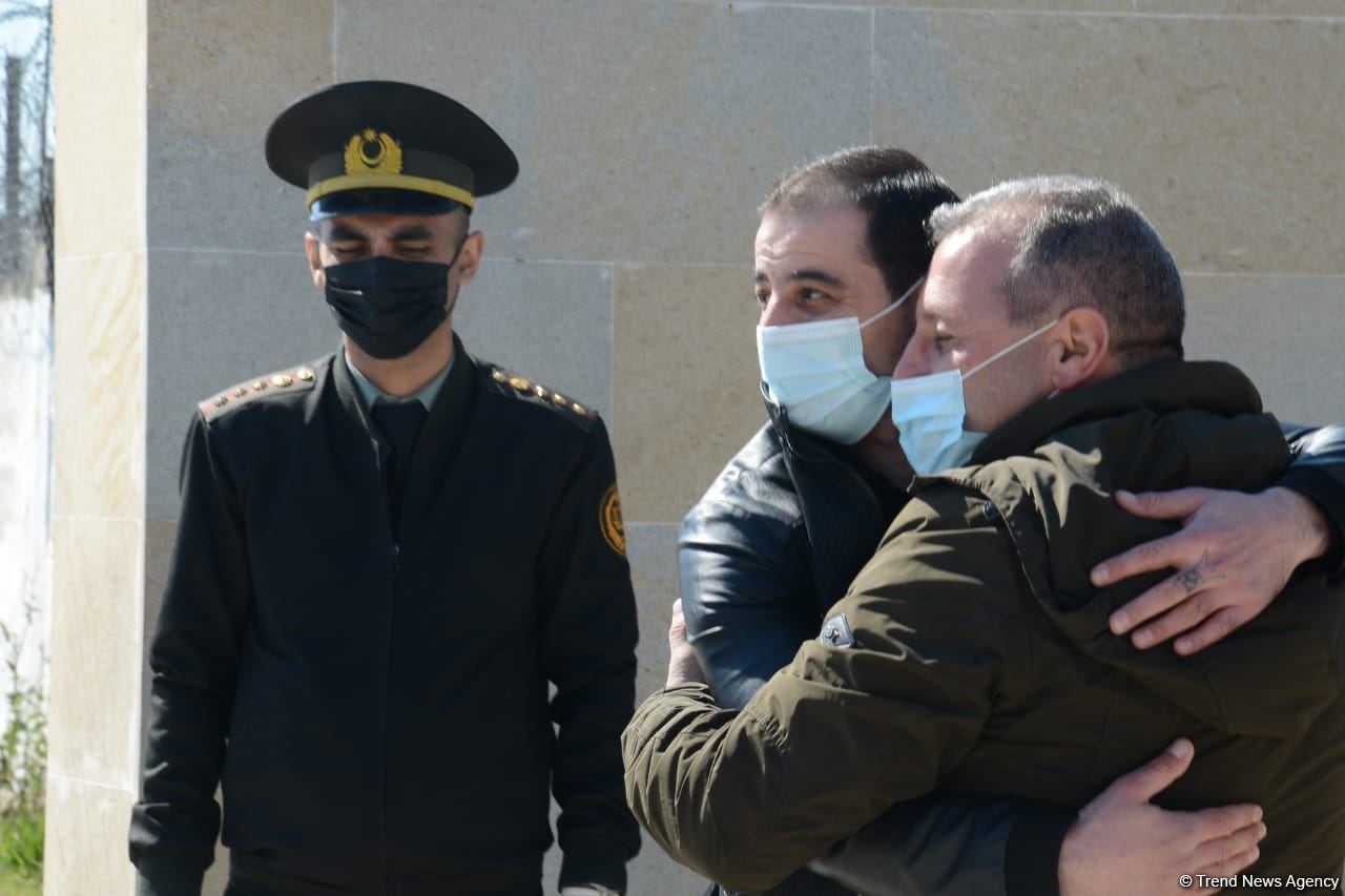 Əfv olunan 625 məhkumdan 475-i bu gün azadlığa buraxıldı - FOTOREPORTAJ