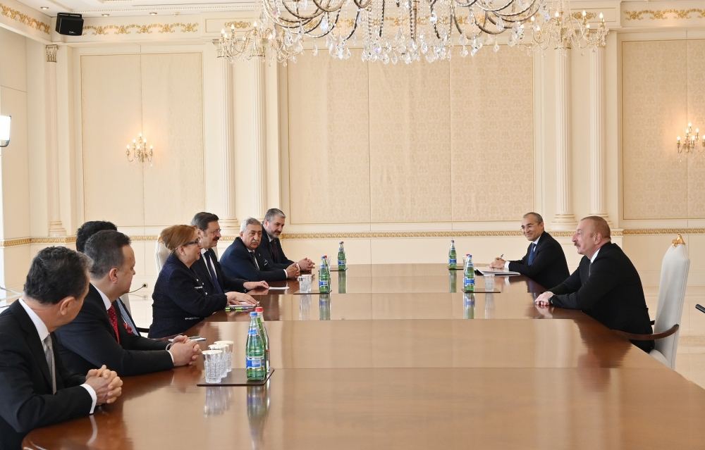 Prezident İlham Əliyev Türkiyənin ticarət nazirinin rəhbərlik etdiyi nümayəndə heyətini qəbul edib (FOTO) (YENİLƏNİB)