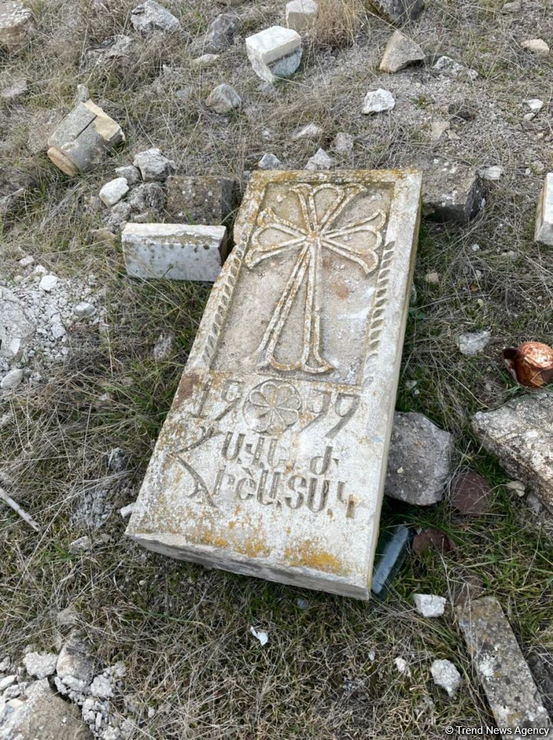 Ermənilər Cəbrayılın Horovlu kəndini bu yolla erməniləşdirməyə çalışıb (FOTOFAKT)