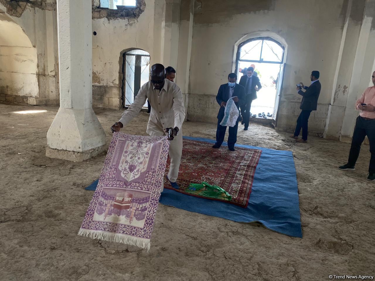 İƏT nümayəndələri Ağdam məscidində namaz qılıblar (FOTO/VİDEO)