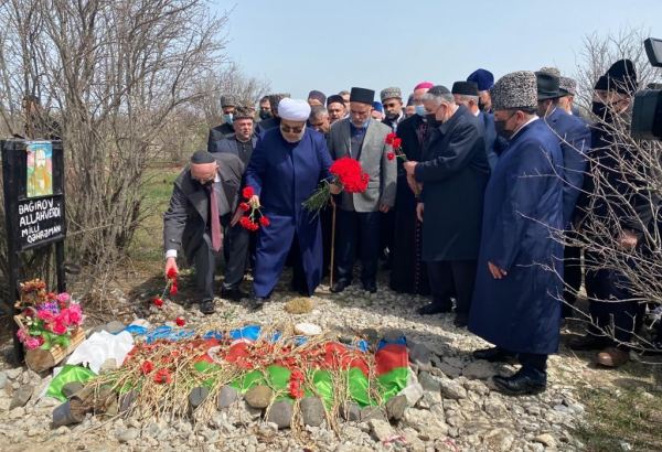 Dini icma rəhbərləri Ağdamda birinci Qarabağ müharibəsi şəhidlərinin məzarlarını ziyarət ediblər (FOTO/VİDEO)