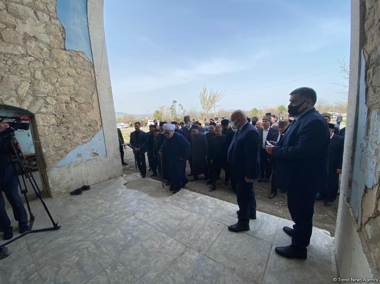 Dini icma rəhbərləri Ağdamda Cümə məscidini ziyarət ediblər (FOTO)