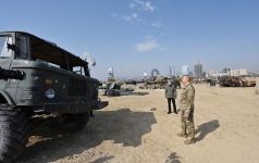 Prezident İlham Əliyev Bakıda Hərbi Qənimətlər Parkının açılışında iştirak edib (YENİLƏNİB - 2) (FOTO/VİDEO)