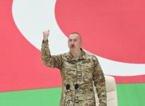 Prezident İlham Əliyev Bakıda Hərbi Qənimətlər Parkının açılışında iştirak edib (YENİLƏNİB - 2) (FOTO/VİDEO)