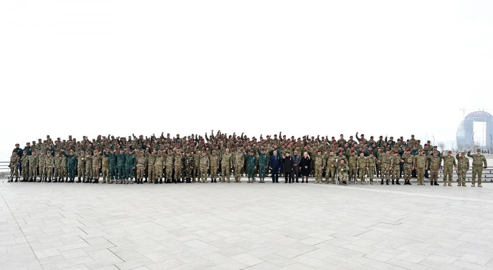 Prezident İlham Əliyev Bakıda Hərbi Qənimətlər Parkının açılışında iştirak edib (YENİLƏNİB - 2) (FOTO/VİDEO)