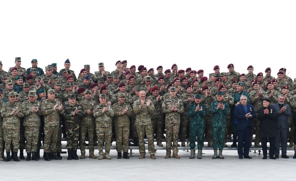 Prezident İlham Əliyev Bakıda Hərbi Qənimətlər Parkının açılışında iştirak edib (YENİLƏNİB - 2) (FOTO/VİDEO)