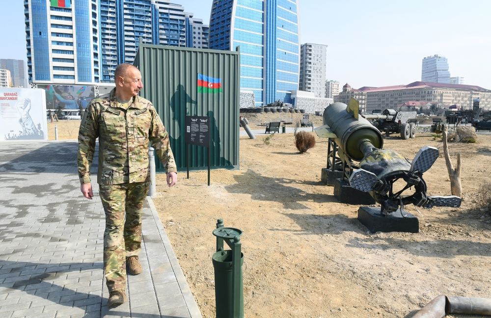 Prezident İlham Əliyev Bakıda Hərbi Qənimətlər Parkının açılışında iştirak edib (YENİLƏNİB - 2) (FOTO/VİDEO)