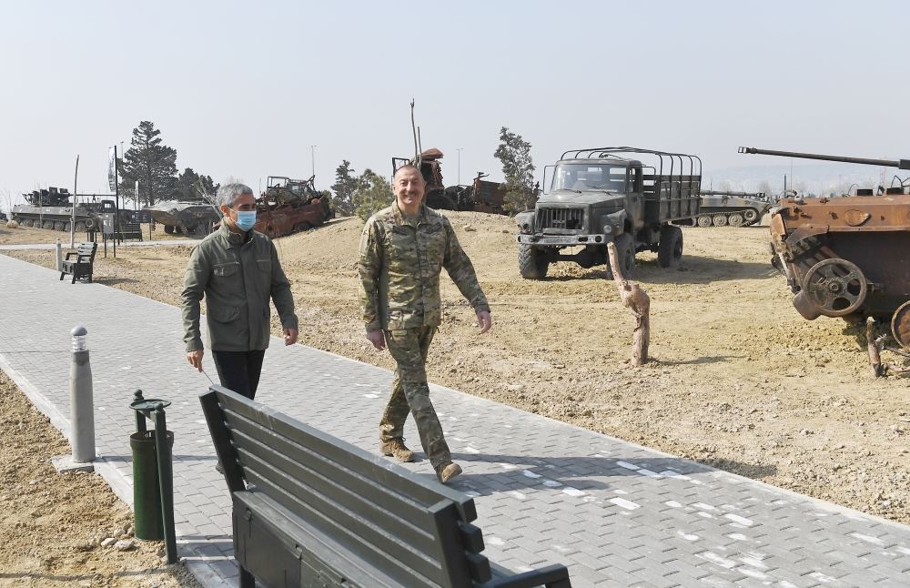 Prezident İlham Əliyev Bakıda Hərbi Qənimətlər Parkının açılışında iştirak edib (YENİLƏNİB - 2) (FOTO/VİDEO)