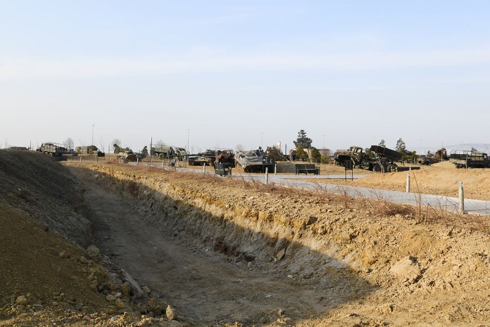 Prezident İlham Əliyev Bakıda Hərbi Qənimətlər Parkının açılışında iştirak edib (YENİLƏNİB - 2) (FOTO/VİDEO)