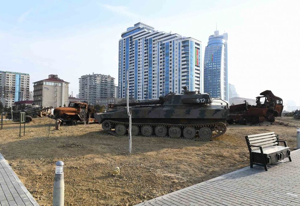Prezident İlham Əliyev Bakıda Hərbi Qənimətlər Parkının açılışında iştirak edib (YENİLƏNİB - 2) (FOTO/VİDEO)