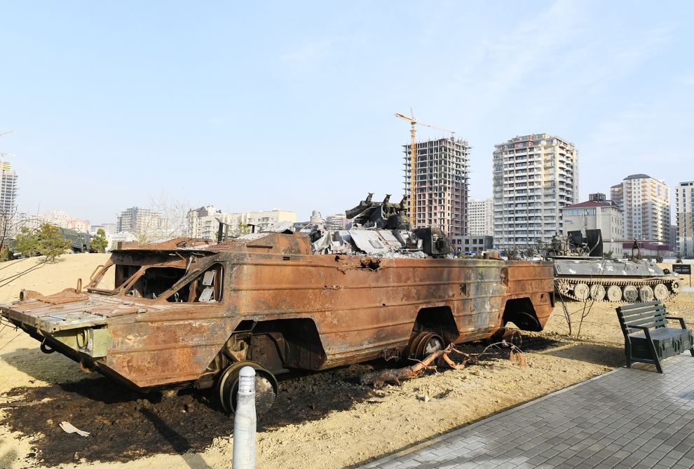 Prezident İlham Əliyev Bakıda Hərbi Qənimətlər Parkının açılışında iştirak edib (YENİLƏNİB - 2) (FOTO/VİDEO)