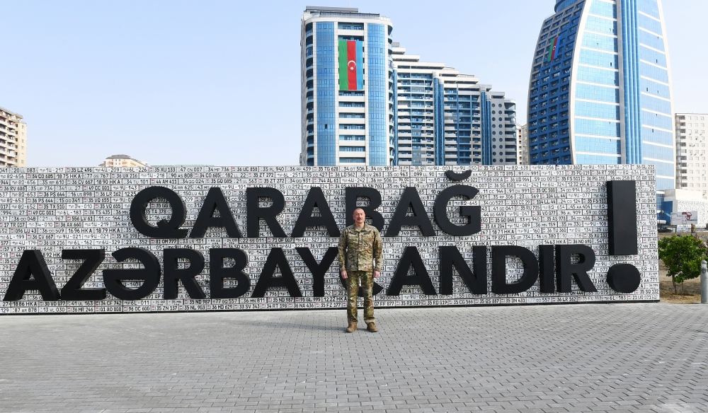 Prezident İlham Əliyev Bakıda Hərbi Qənimətlər Parkının açılışında iştirak edib (YENİLƏNİB - 2) (FOTO/VİDEO)