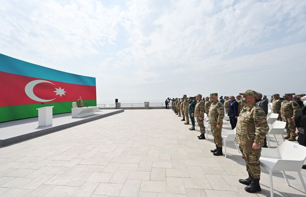 Prezident İlham Əliyev Bakıda Hərbi Qənimətlər Parkının açılışında iştirak edib (YENİLƏNİB - 2) (FOTO/VİDEO)