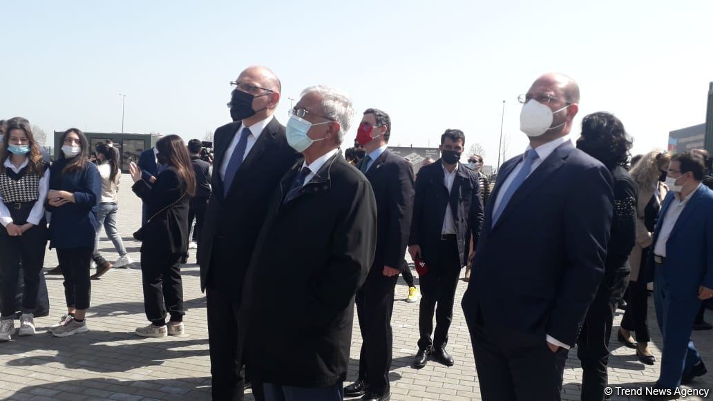 Dünyanın aparıcı beyin mərkəzlərinin nümayəndələri Hərbi Qənimətlər Parkına gəlib (FOTO)