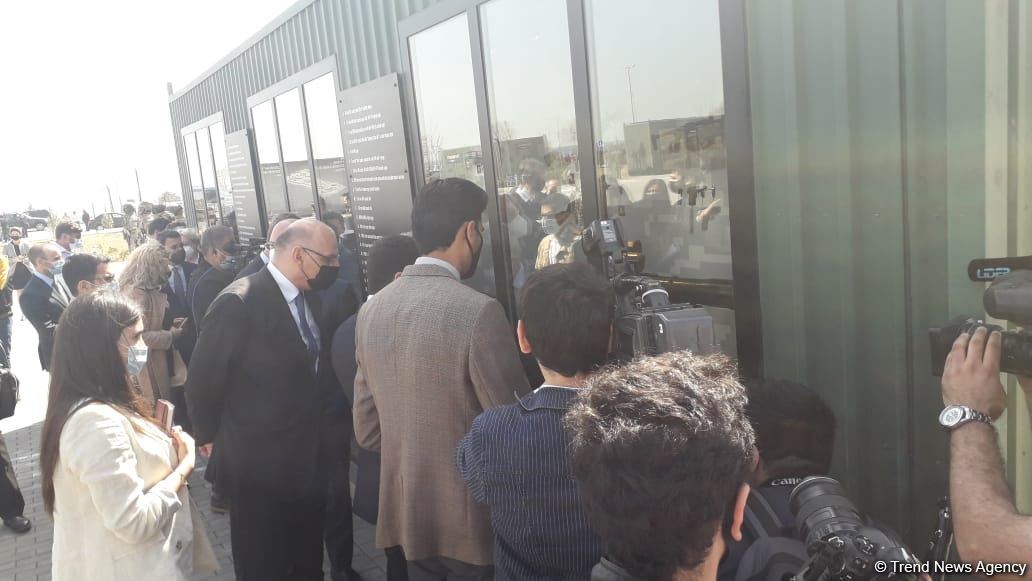 Dünyanın aparıcı beyin mərkəzlərinin nümayəndələri Hərbi Qənimətlər Parkına gəlib (FOTO)