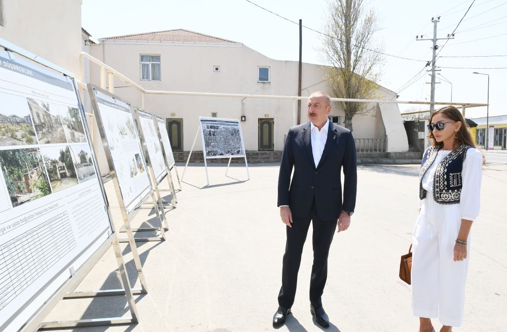 Prezident İlham Əliyev və birinci xanım Mehriban Əliyeva Pirşağıda yenidənqurma və təmir-bərpa işlərinin təməlqoyma tədbirində iştirak ediblər (FOTO/VİDEO) (YENİLƏNİB-2)