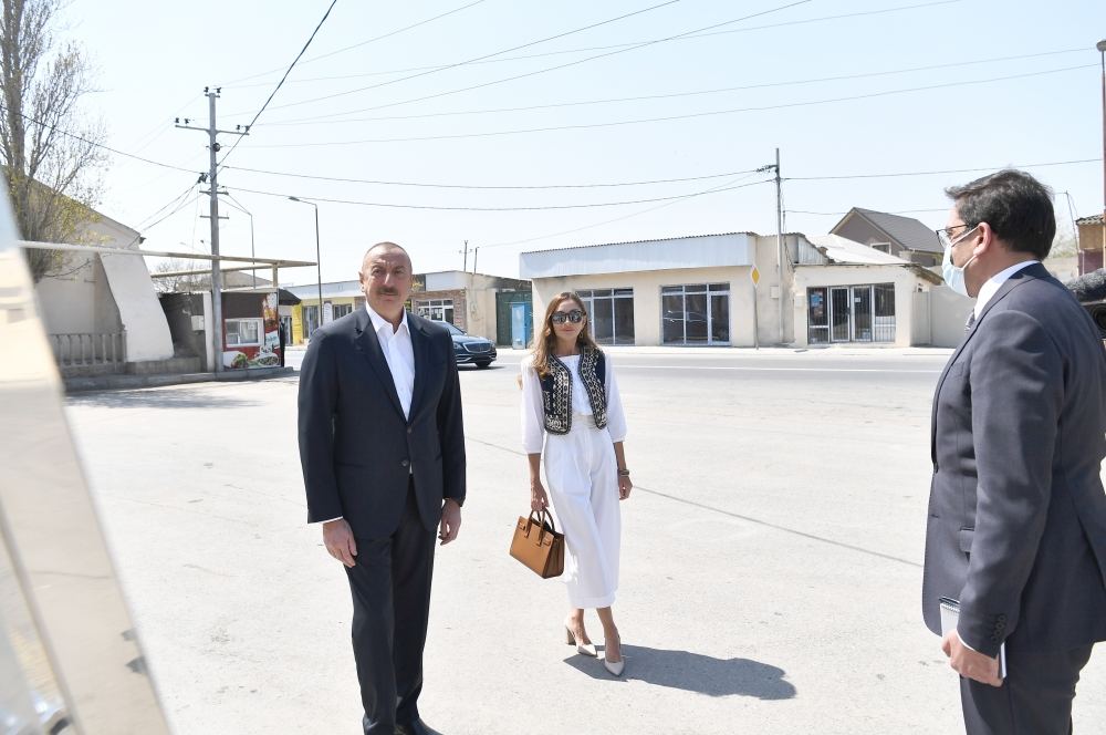 Prezident İlham Əliyev və birinci xanım Mehriban Əliyeva Pirşağıda yenidənqurma və təmir-bərpa işlərinin təməlqoyma tədbirində iştirak ediblər (FOTO/VİDEO) (YENİLƏNİB-2)