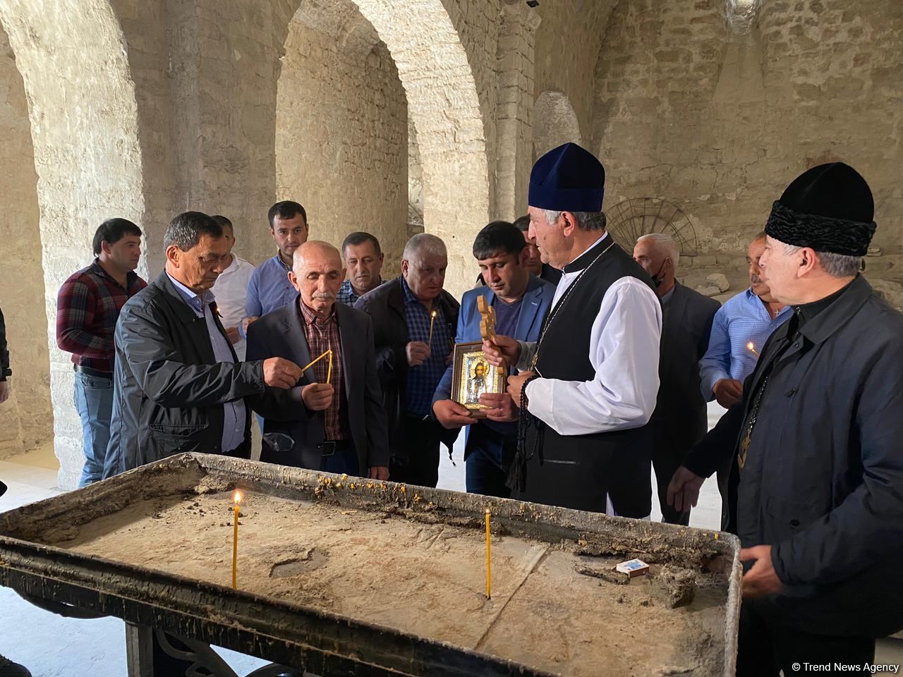 Alban-Udi xristian dini icmasının üzvləri Tuğdakı qədim alban məbədində  – Trend TV-nin REPORTAJI