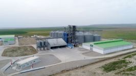 Prezident İlham Əliyev Hacıqabulda "Aqro Dairy" MMC-nin aqroparkının təqdimatında iştirak edib (FOTO)(YENİLƏNİB)